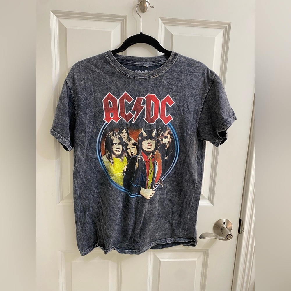 AC/DC Men’s Graphic Band Tee - Black Wash